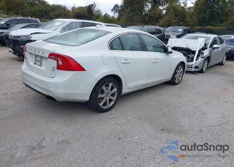 2016 Volvo S60 T5 Premier из США, поврежденный, VIN YV1612TK1G2396786
